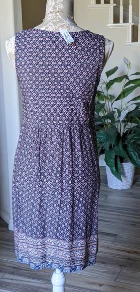 NWT sleeveless dress sz S - Picture 3 of 5
